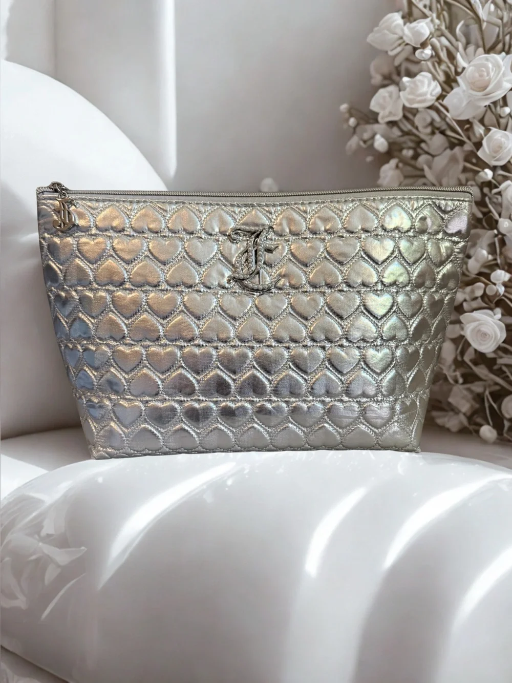 🩶JUICY COUTURE🩶Metallic Silver Quilted Heart Cosmetic Bag/NWOT